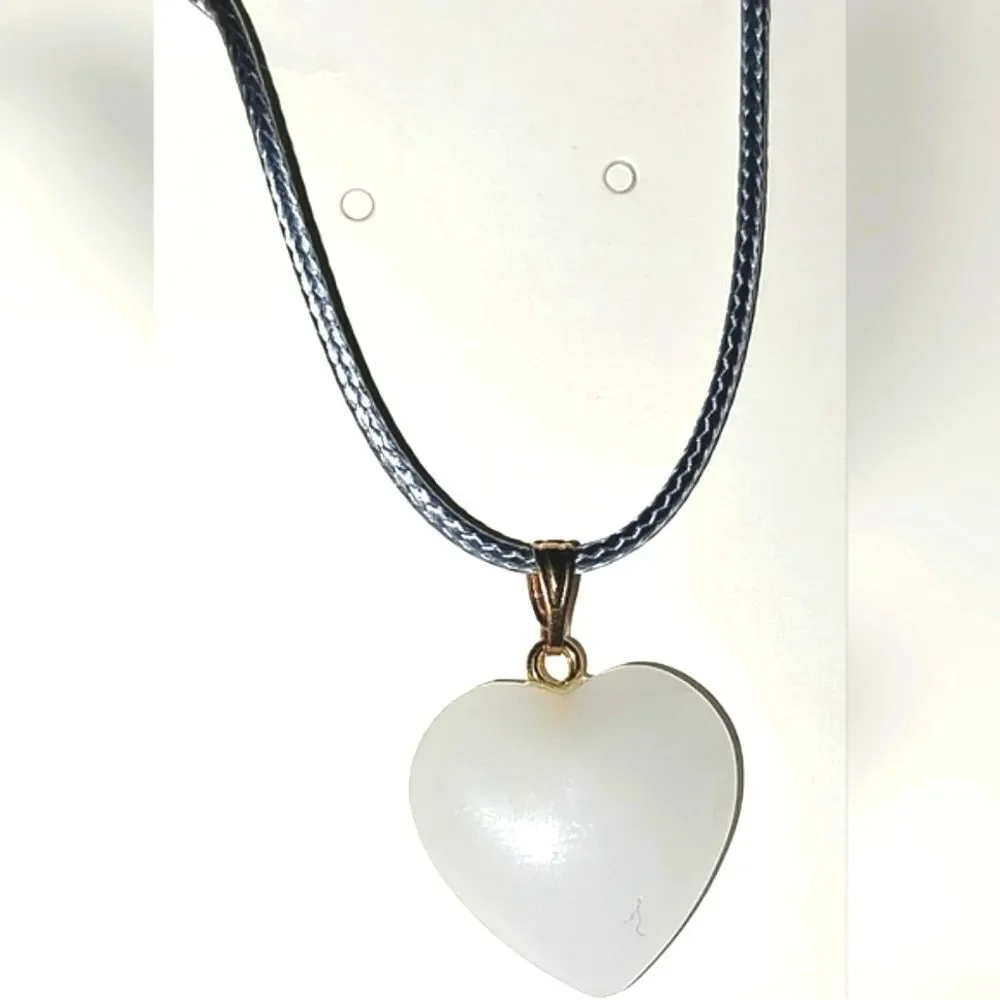 Vintage Beautiful Glass Heart Necklace For Adults And Kids
